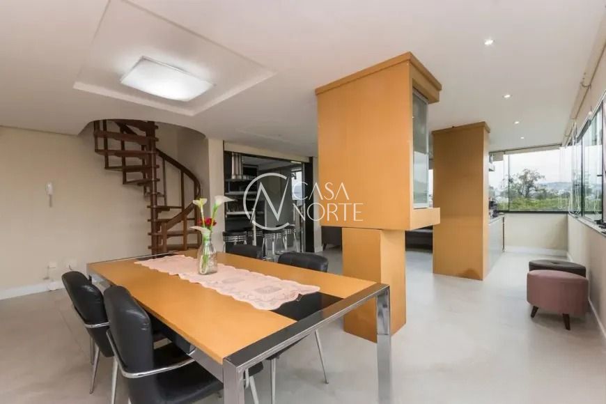 Cobertura à venda com 3 quartos, 200m², 1 suíte, 2 vagas, Avenida Karl Iwers no bairro Jardim Itu em Porto Alegre