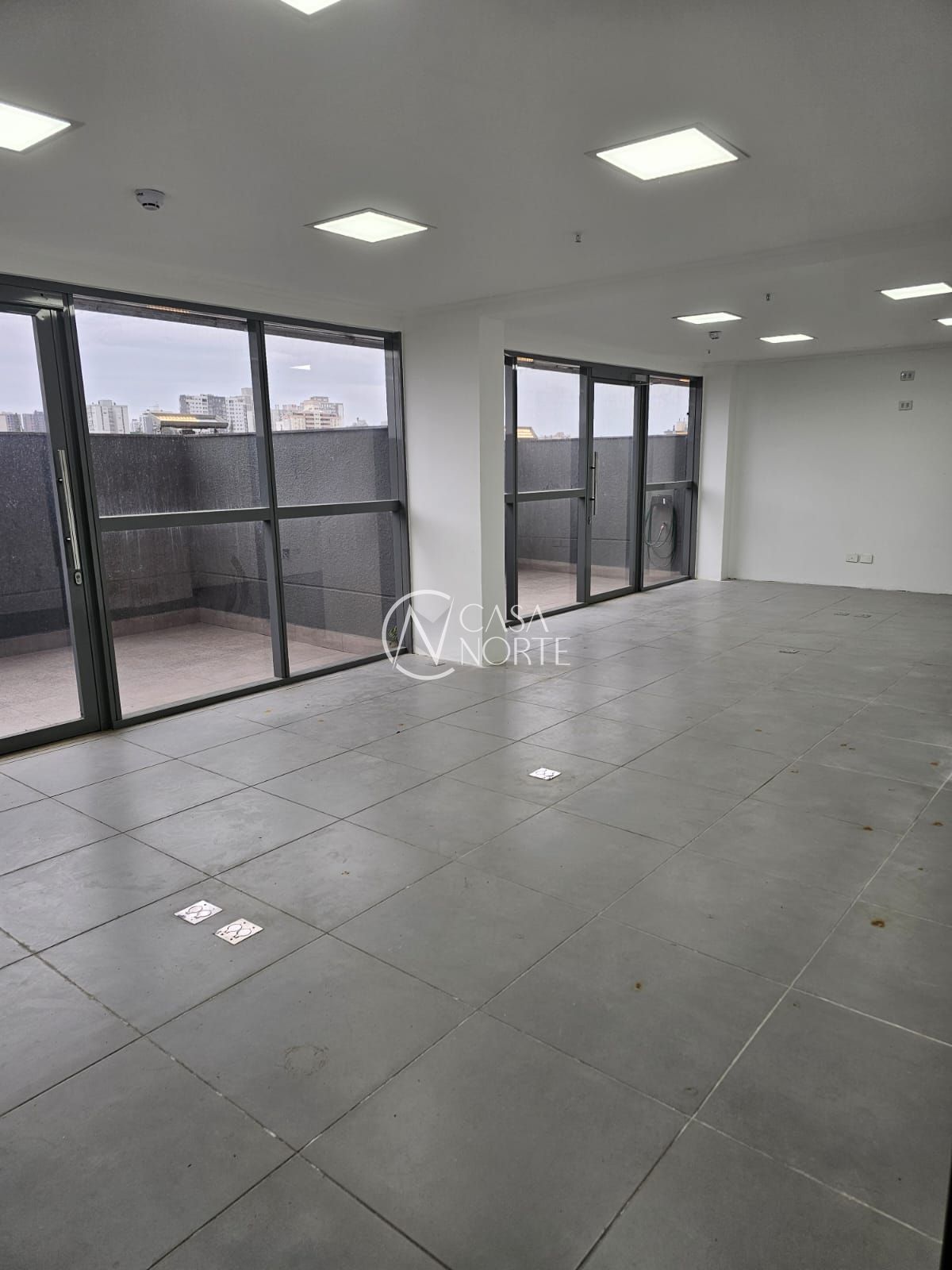 Sala Comercial à venda com 1 quarto, 45m², 1 vaga, Avenida Assis Brasil no bairro Jardim Lindóia em Porto Alegre