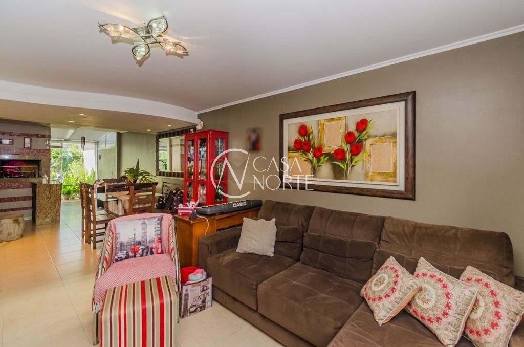 Casa de Condomínio à venda com 3 quartos, 194m², 1 suíte, 2 vagas, Rua Augusto Attílio Giordani no bairro Jardim Floresta em Porto Alegre