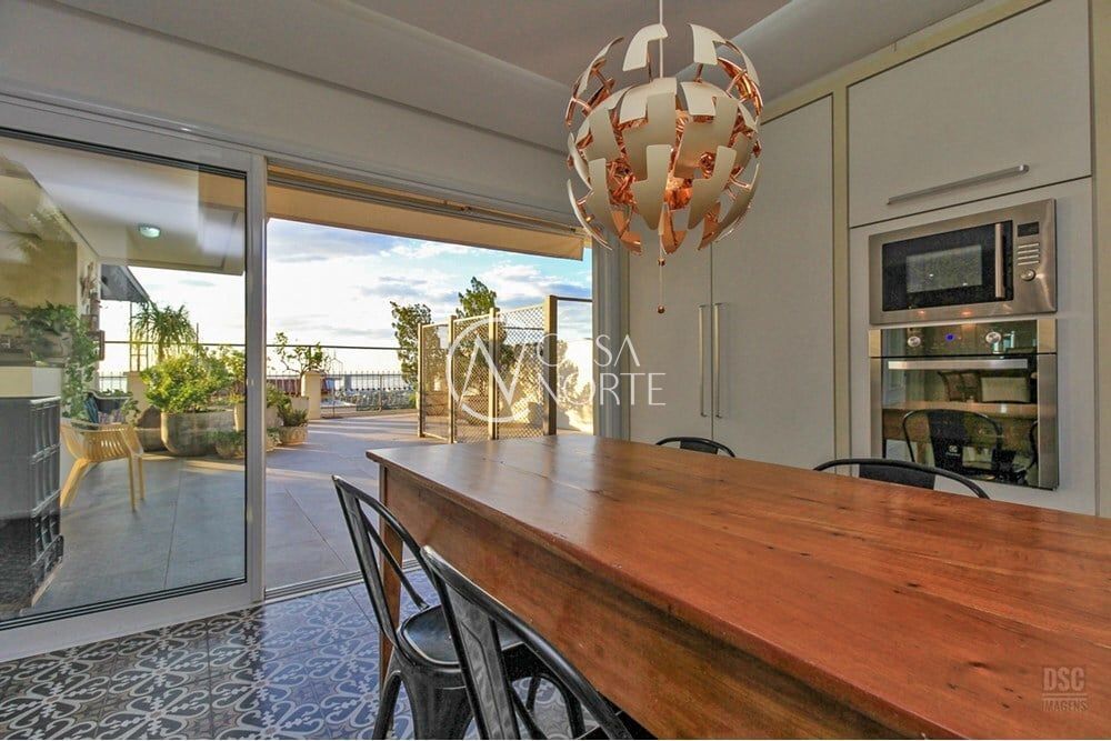 Casa de Condomínio à venda com 4 quartos, 620m², 4 suítes, 7 vagas, Alcebíades Antônio dos Santos no bairro Nonoai em Porto Alegre