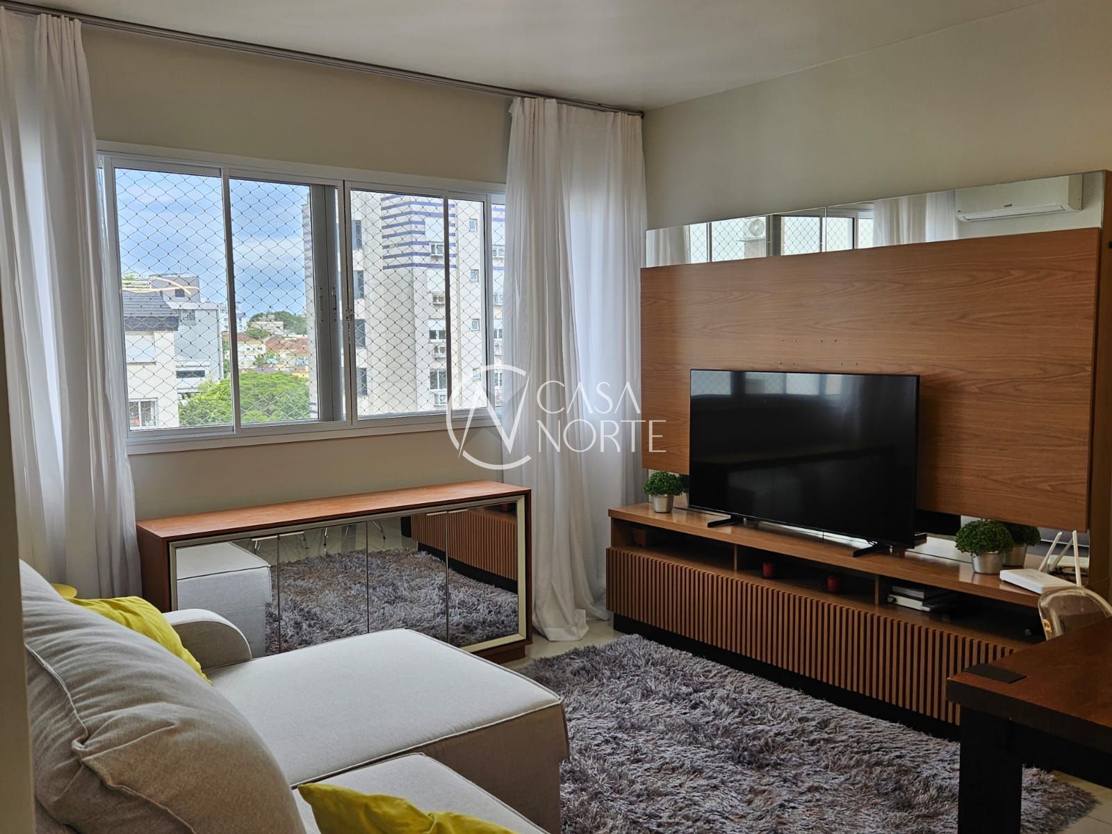 Apartamento à venda com 3 quartos, 70m², 1 suíte, 2 vagas, Rua Antônio Joaquim Mesquita no bairro Passo da Areia em Porto Alegre