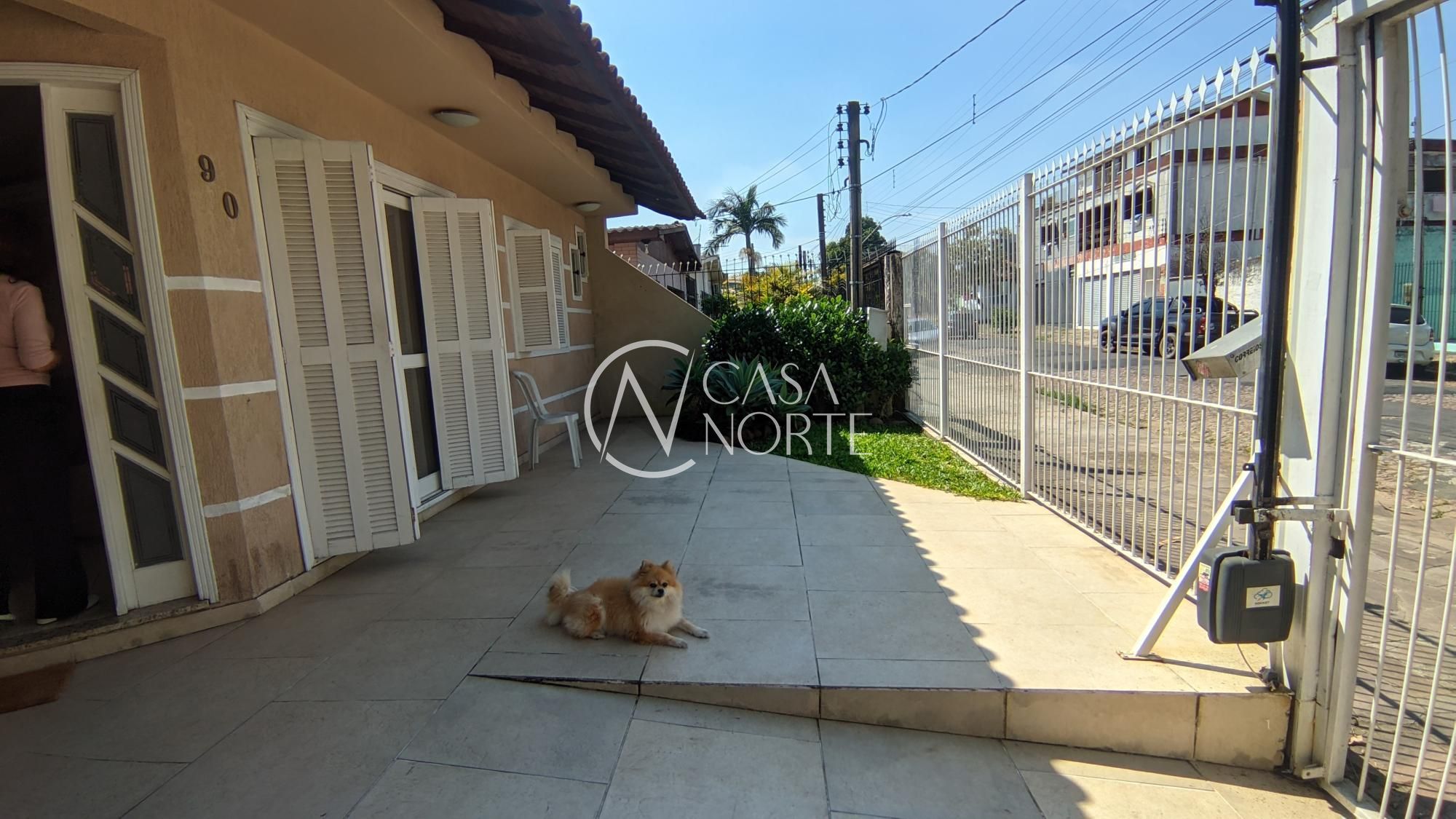 Casa à venda com 3 quartos, 180m², 3 suítes, 3 vagas, Rua Abílio Miller no bairro Jardim Planalto em Porto Alegre