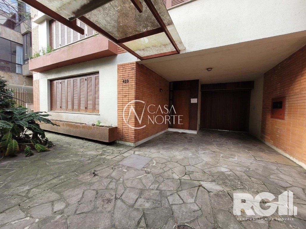Casa à venda com 8 quartos, 724m², 5 suítes, 6 vagas, Avenida Palmeira no bairro Petrópolis em Porto Alegre