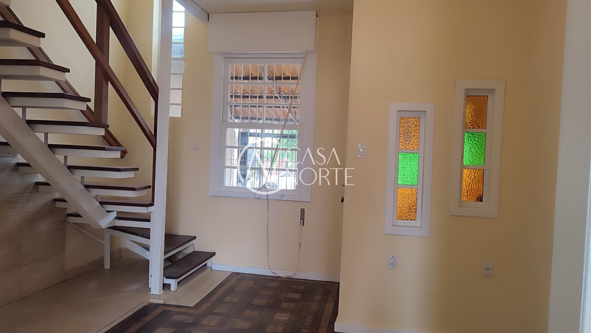 Casa à venda com 3 quartos, 146m², 1 vaga, Rua Conselheiro Travassos no bairro São Geraldo em Porto Alegre