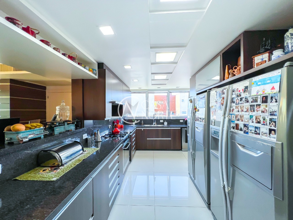 Apartamento à venda com 4 quartos, 370m², 4 suítes, 5 vagas, Rua Engenheiro Veríssimo de Matos no bairro Bela Vista em Porto Alegre