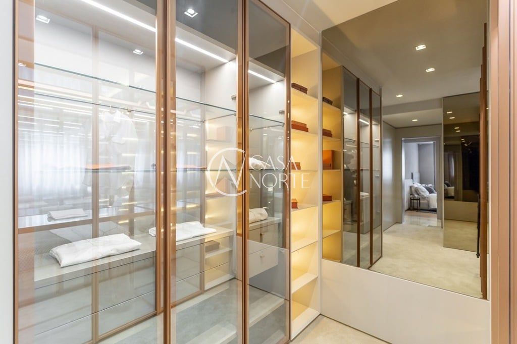 Apartamento à venda com 3 quartos, 202m², 3 suítes, 3 vagas, Avenida Veríssimo de Amaral no bairro Jardim Europa em Porto Alegre