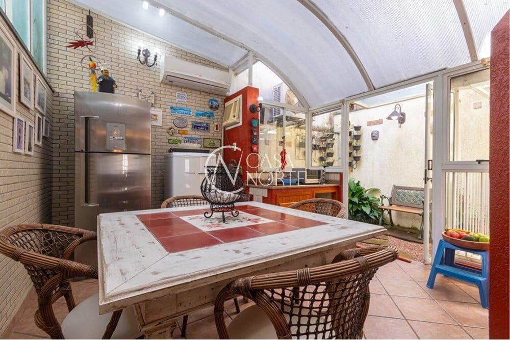 Casa de Condomínio à venda com 4 quartos, 245m², 2 suítes, 2 vagas, 14 de Julho no bairro Boa Vista em Porto Alegre