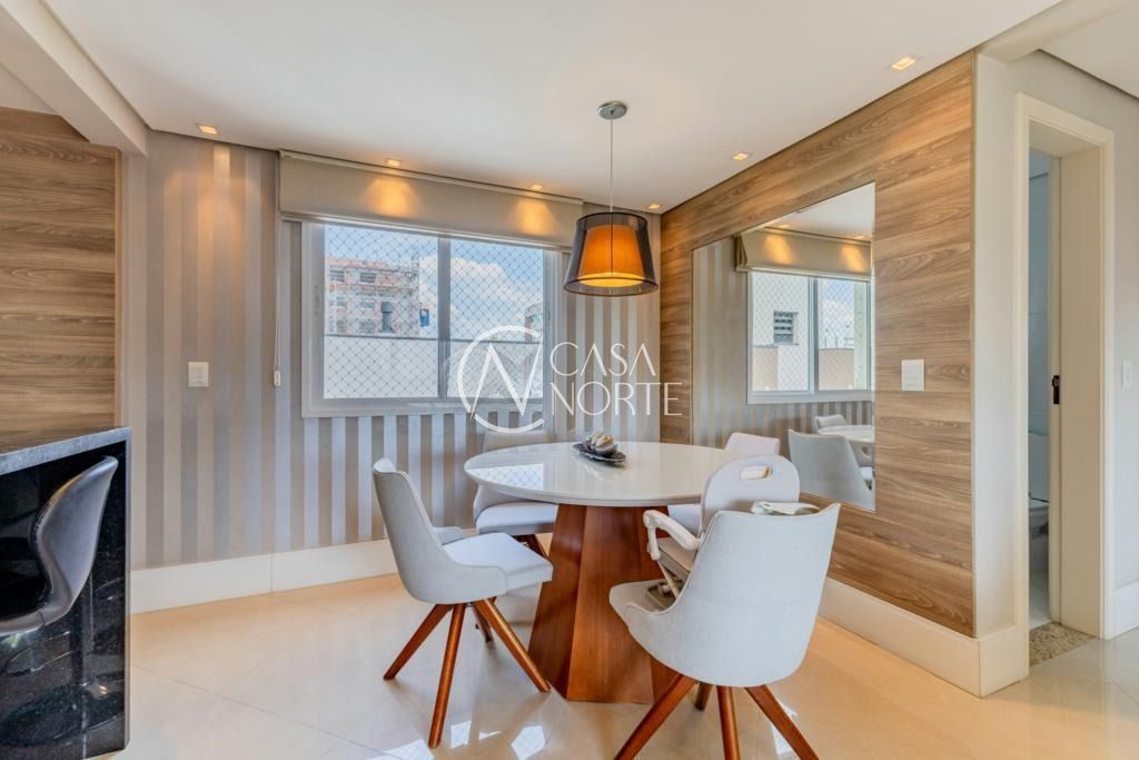 Apartamento à venda com 2 quartos, 65m², 1 suíte, 2 vagas, Rua Roque Calage no bairro Passo da Areia em Porto Alegre