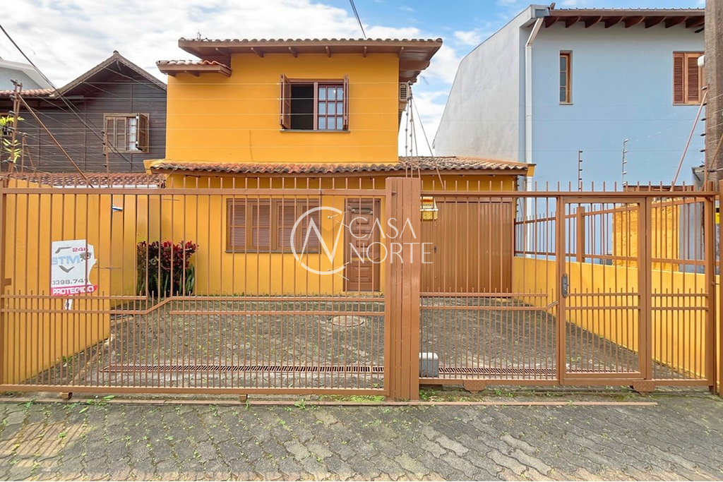 Casa à venda com 3 quartos, 156m², 1 suíte, 3 vagas, Giobatta Giuseppe Petracco no bairro Vila Nova em Porto Alegre
