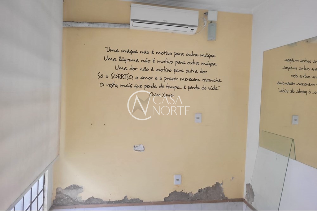 Casa à venda com 3 quartos, 100m², 2 vagas, Rua Barão do Gravataí no bairro Menino Deus em Porto Alegre