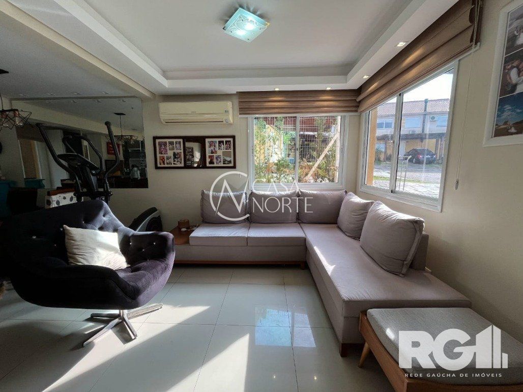 Casa de Condomínio à venda com 3 quartos, 110m², 1 suíte, 2 vagas, Rua Adão Gregory no bairro Petrópolis em Porto Alegre