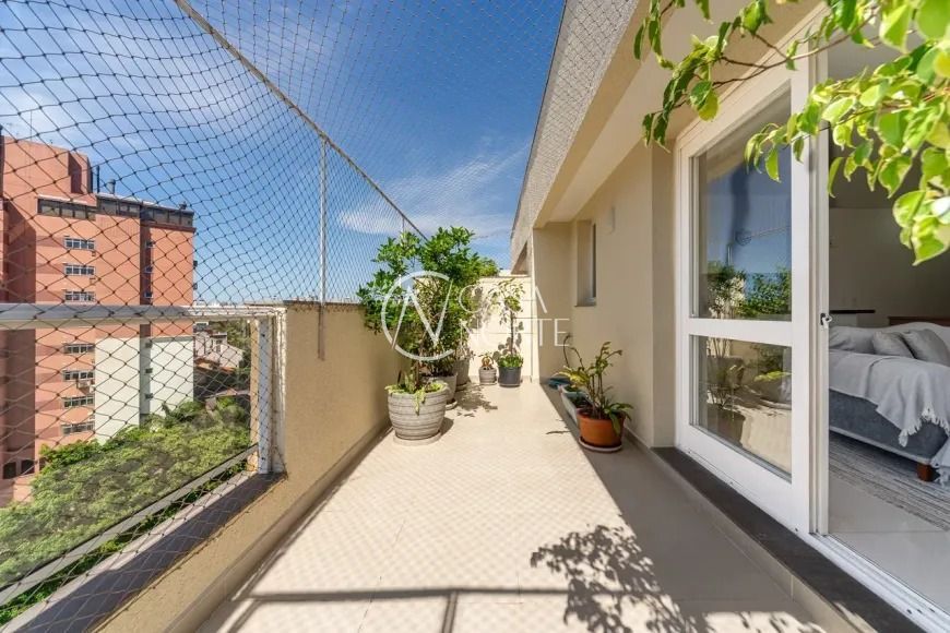 Cobertura à venda com 3 quartos, 158m², 1 suíte, 2 vagas, Rua General Francisco de Paula Cidade no bairro Chácara das Pedras em Porto Alegre