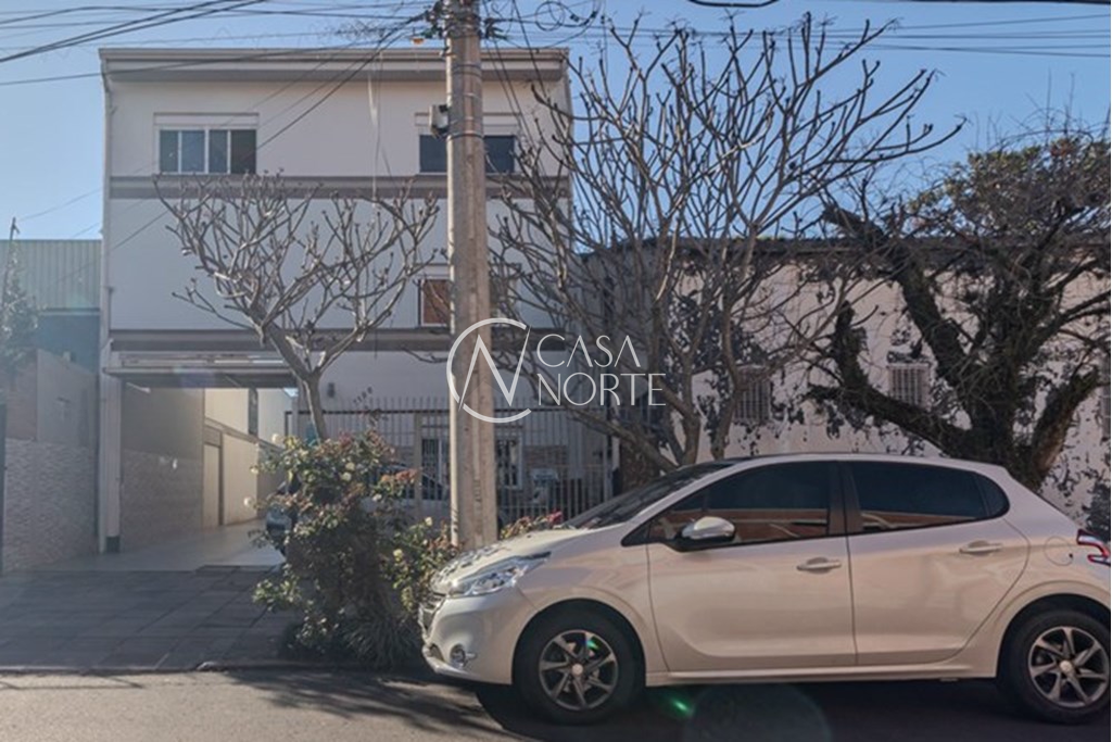 Casa à venda com 3 quartos, 369m², 1 suíte, 10 vagas, Cerro Azul no bairro Santa Maria Goretti em Porto Alegre