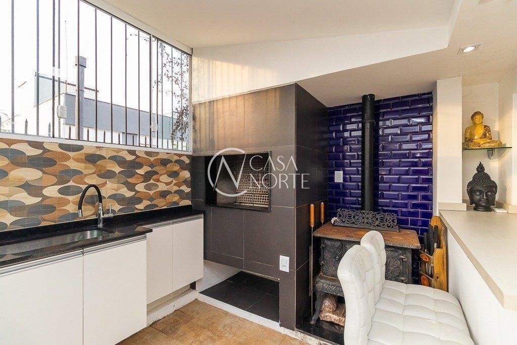 Casa de Condomínio à venda com 4 quartos, 180m², 2 suítes, 2 vagas, Rua Manoel Lopes Meirelles no bairro Jardim Sabará em Porto Alegre