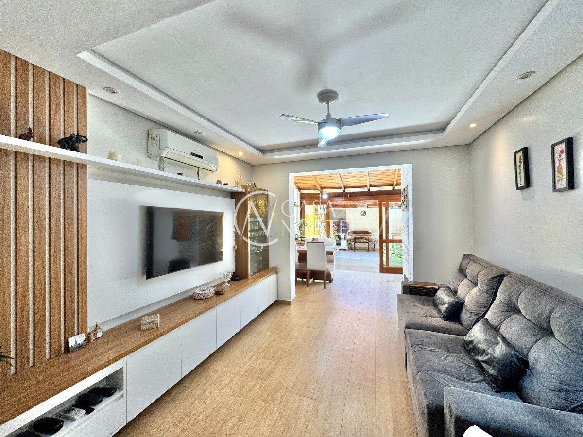 Casa à venda com 3 quartos, 125m², 1 suíte, 2 vagas, Rua Manoel Bandeira no bairro Jardim Itu Sabará em Porto Alegre