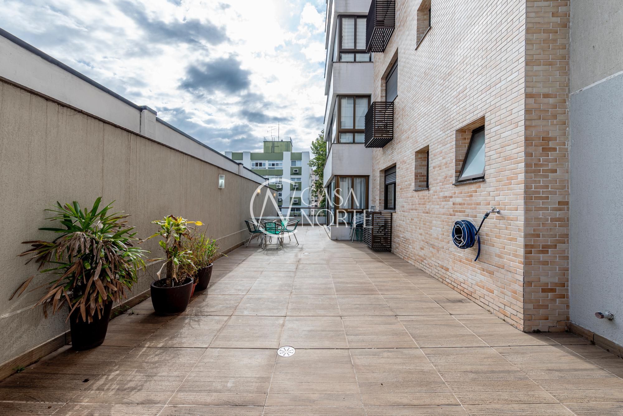 Apartamento Garden à venda com 2 quartos, 144m², 2 suítes, 2 vagas, Avenida Mariland no bairro Auxiliadora em Porto Alegre