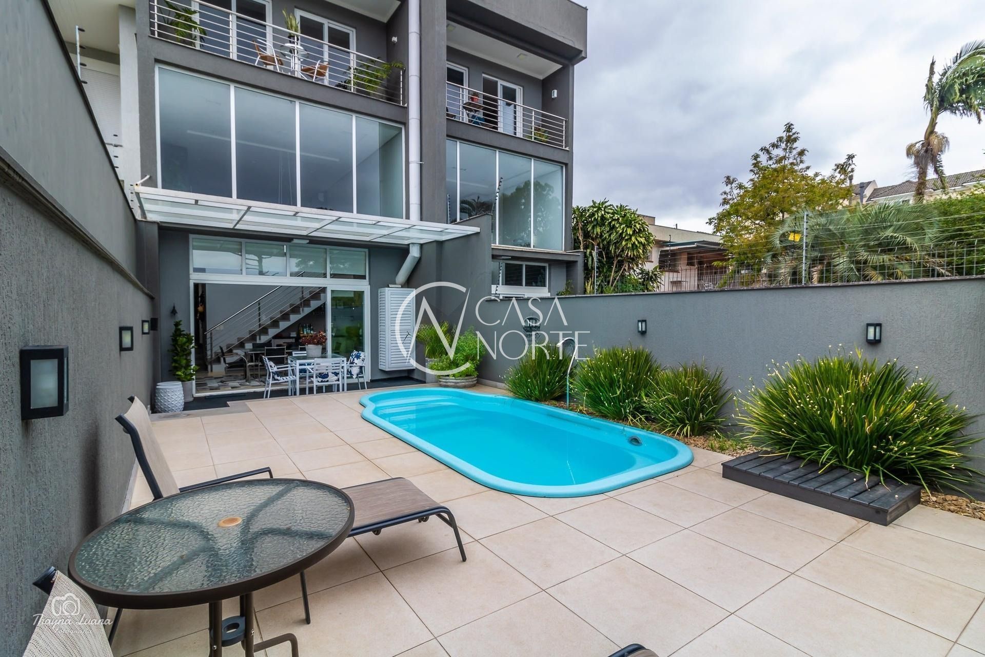 Casa à venda com 3 quartos, 315m², 3 suítes, 3 vagas, Rua Professor Ulisses Cabral no bairro Chácara das Pedras em Porto Alegre