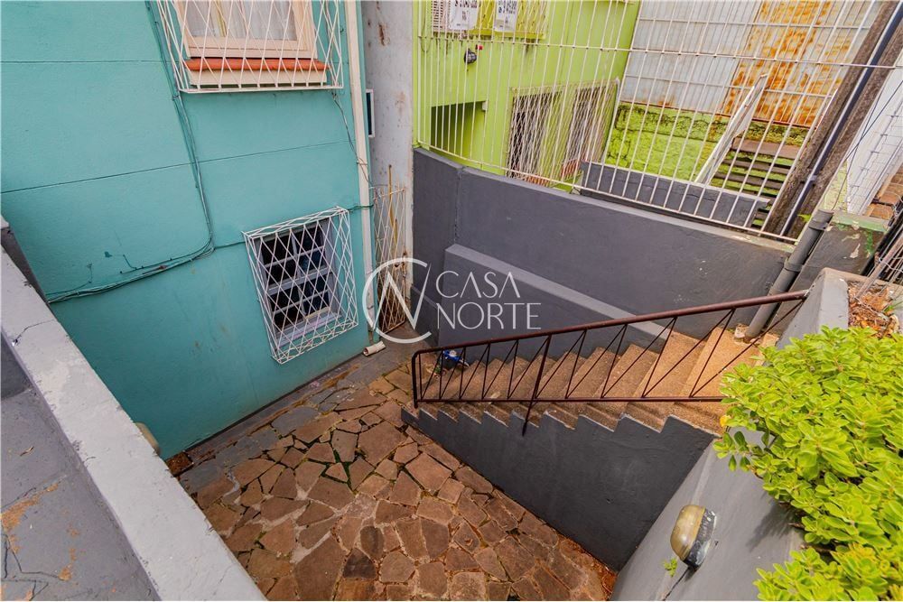Casa à venda com 4 quartos, 98m², 2 vagas, Caçapava no bairro Petrópolis em Porto Alegre