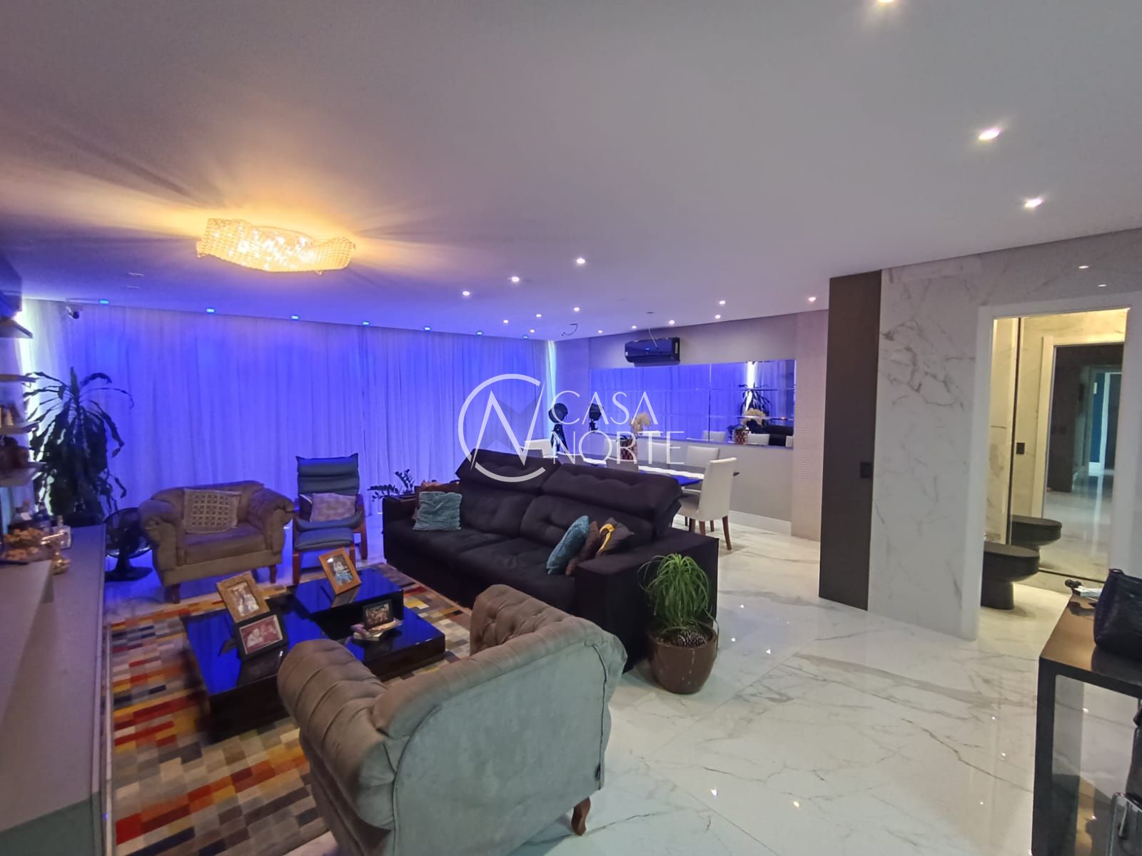 Apartamento à venda com 3 quartos, 185m², 3 suítes, 4 vagas, Travessa Guianas no bairro Jardim Lindóia em Porto Alegre