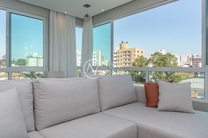Apartamento à venda com 2 quartos, 73m², 1 suíte, 1 vaga, Rua Luiz Cosme no bairro Passo da Areia em Porto Alegre