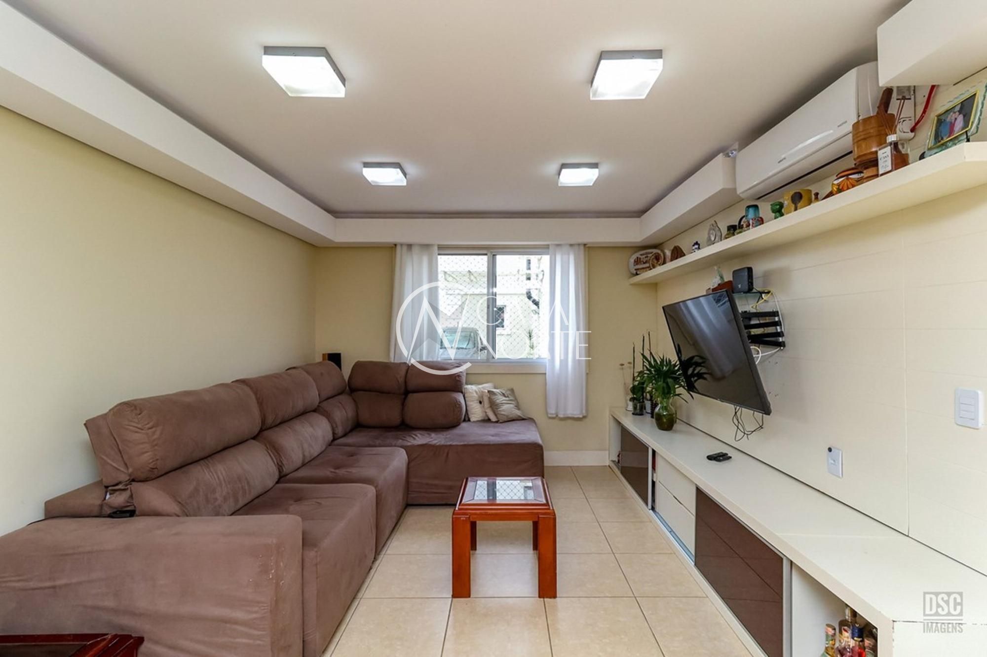 Casa de Condomínio à venda com 3 quartos, 170m², 1 suíte, 2 vagas, Rua Doutor Galdino Nunes Vieira no bairro Jardim Sabará em Porto Alegre