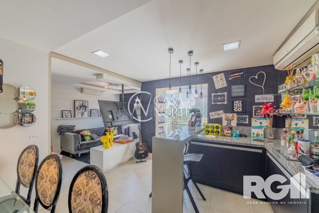 Apartamento à venda com 3 quartos, 84m², 1 suíte, 1 vaga, Rua Monsenhor Antônio Guilherme Grings no bairro Sarandi em Porto Alegre