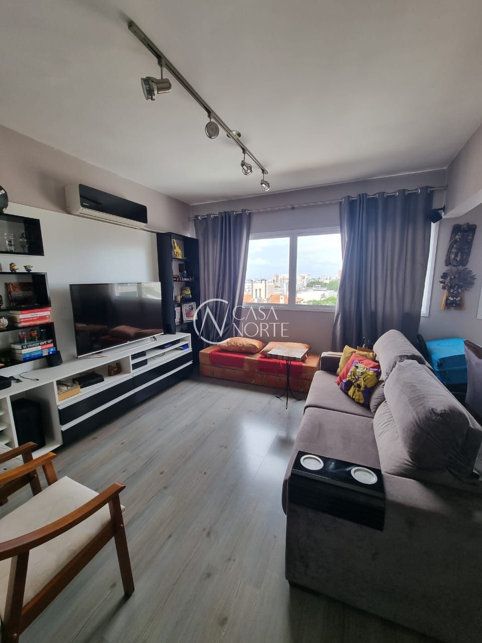 Apartamento à venda com 3 quartos, 69m², 1 suíte, 1 vaga, Rua Antônio Joaquim Mesquita no bairro Passo da Areia em Porto Alegre