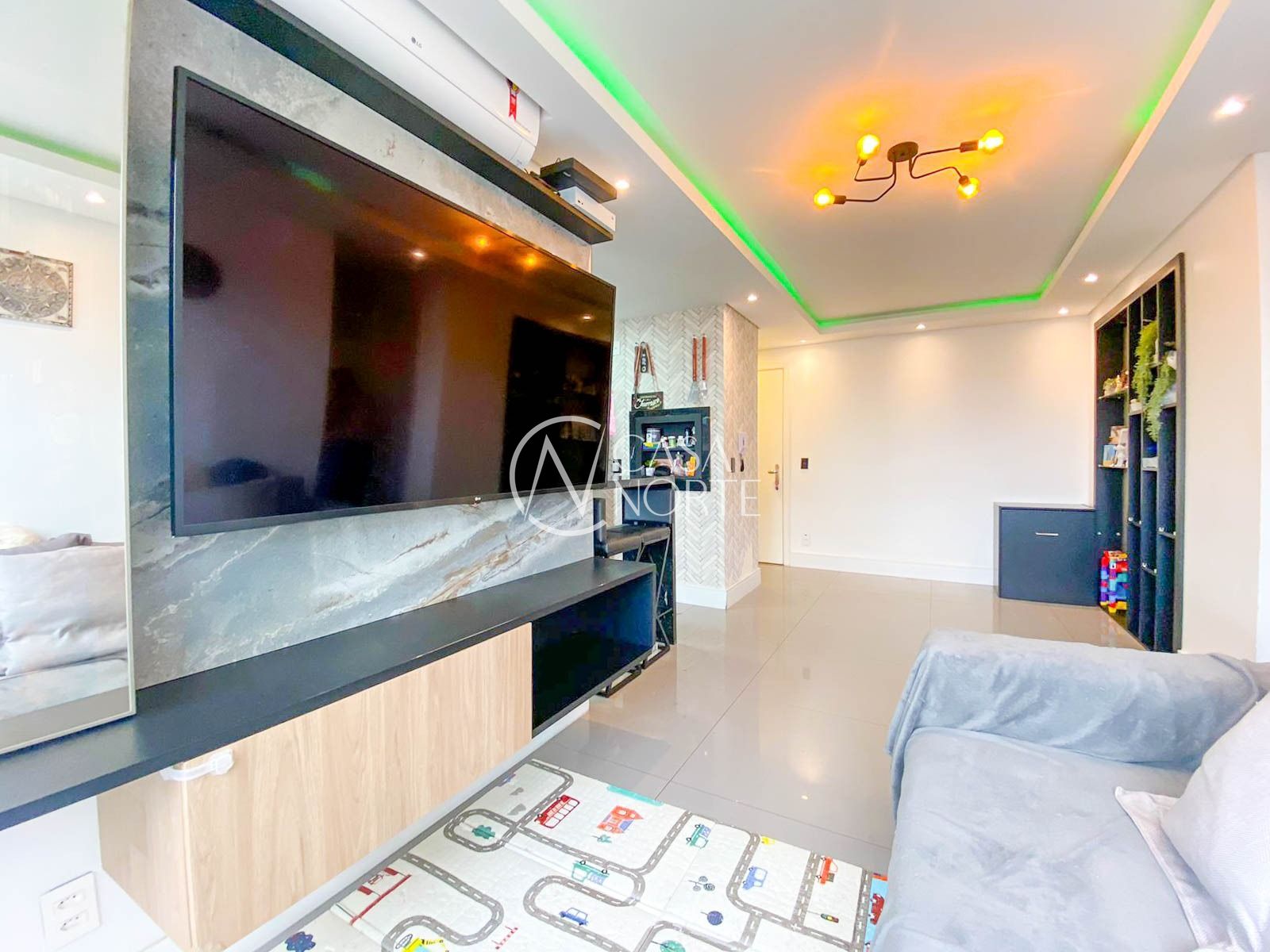 Apartamento à venda com 2 quartos, 56m², 1 suíte, 1 vaga, Rua Jerônymo Zelmanovitz no bairro Jardim Lindóia em Porto Alegre