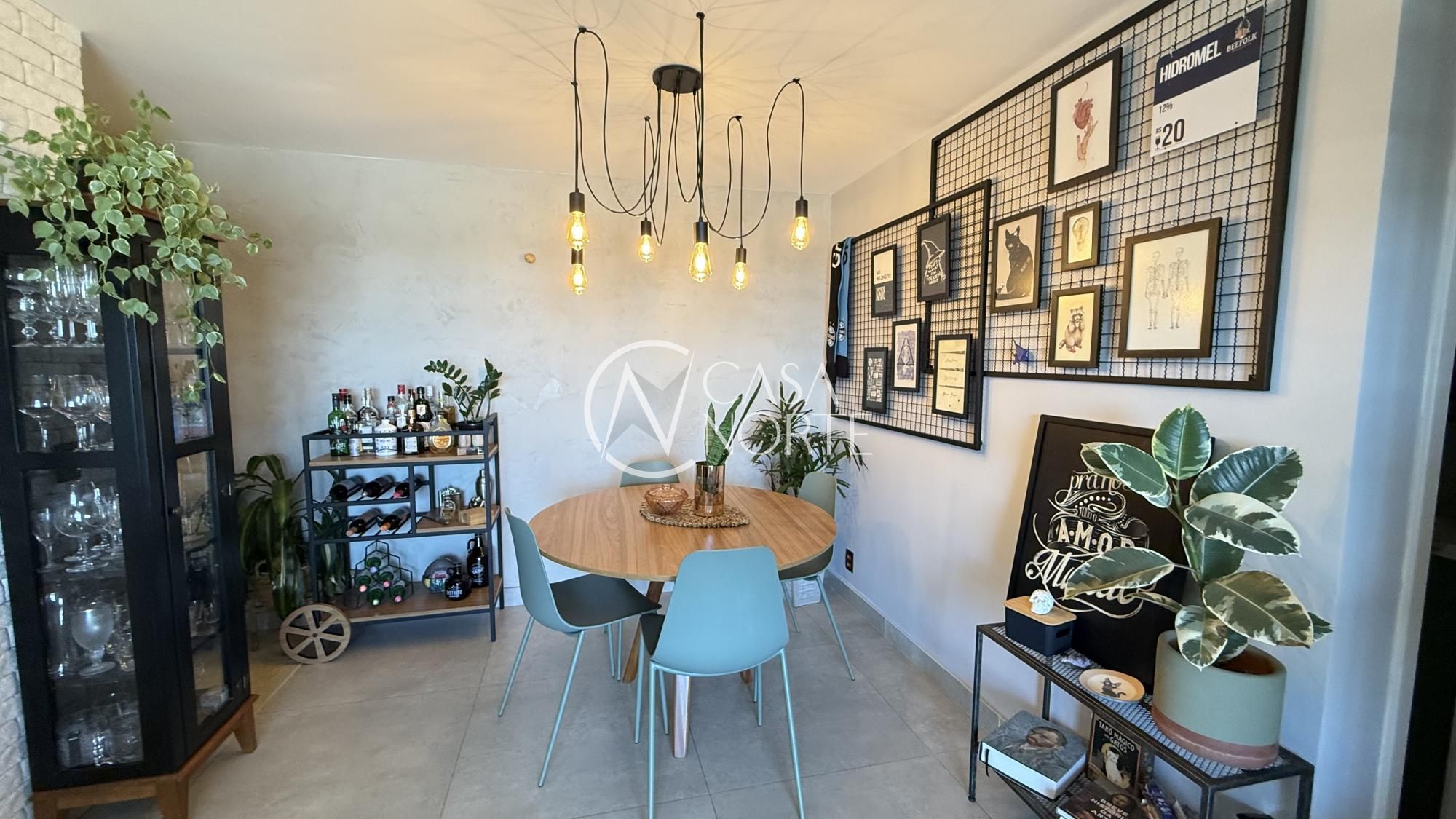 Apartamento à venda com 2 quartos, 64m², 1 vaga, Avenida Polônia no bairro São Geraldo em Porto Alegre