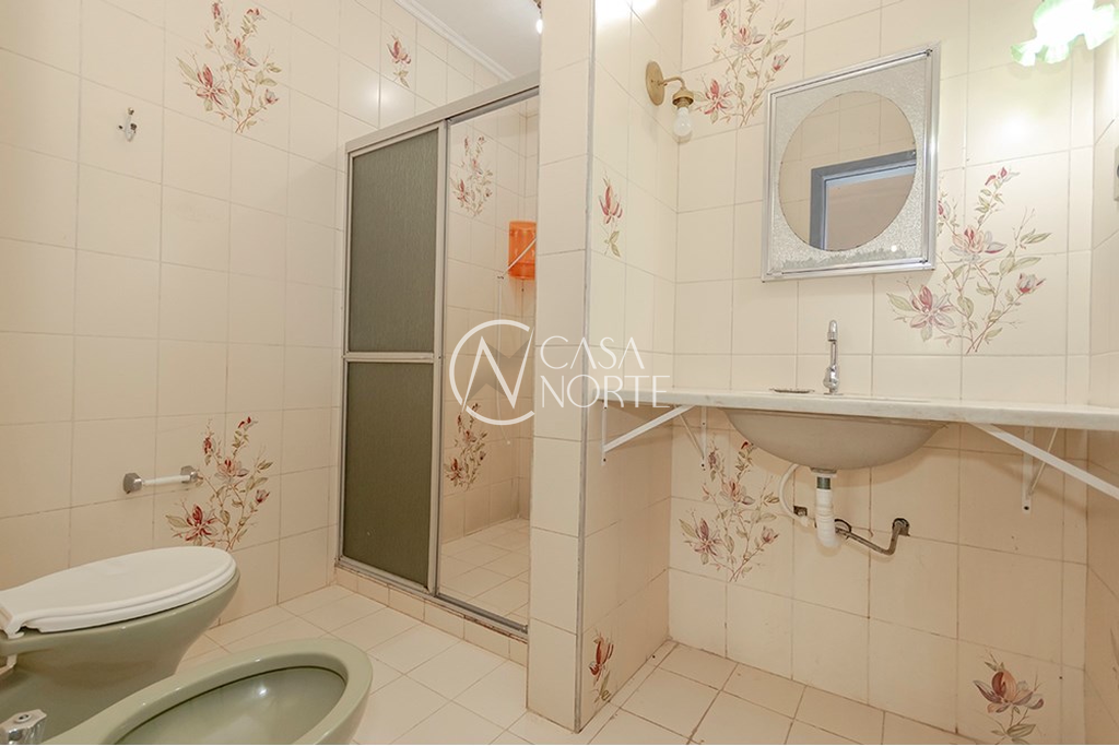 Casa à venda com 3 quartos, 195m², 1 suíte, 4 vagas, Professor Paula Soares no bairro Jardim Itu em Porto Alegre