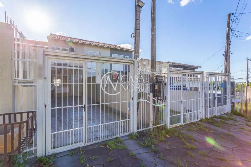 Casa à venda com 2 quartos, 66m², 2 vagas, Rua Vereador Terezio Meireles no bairro Jardim Leopoldina em Porto Alegre