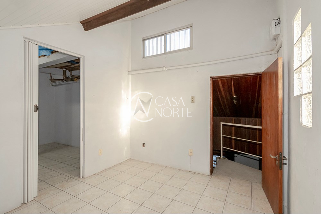 Casa à venda com 4 quartos, 360m², 4 suítes, 3 vagas, Rua Joel Halpern no bairro Jardim Planalto em Porto Alegre