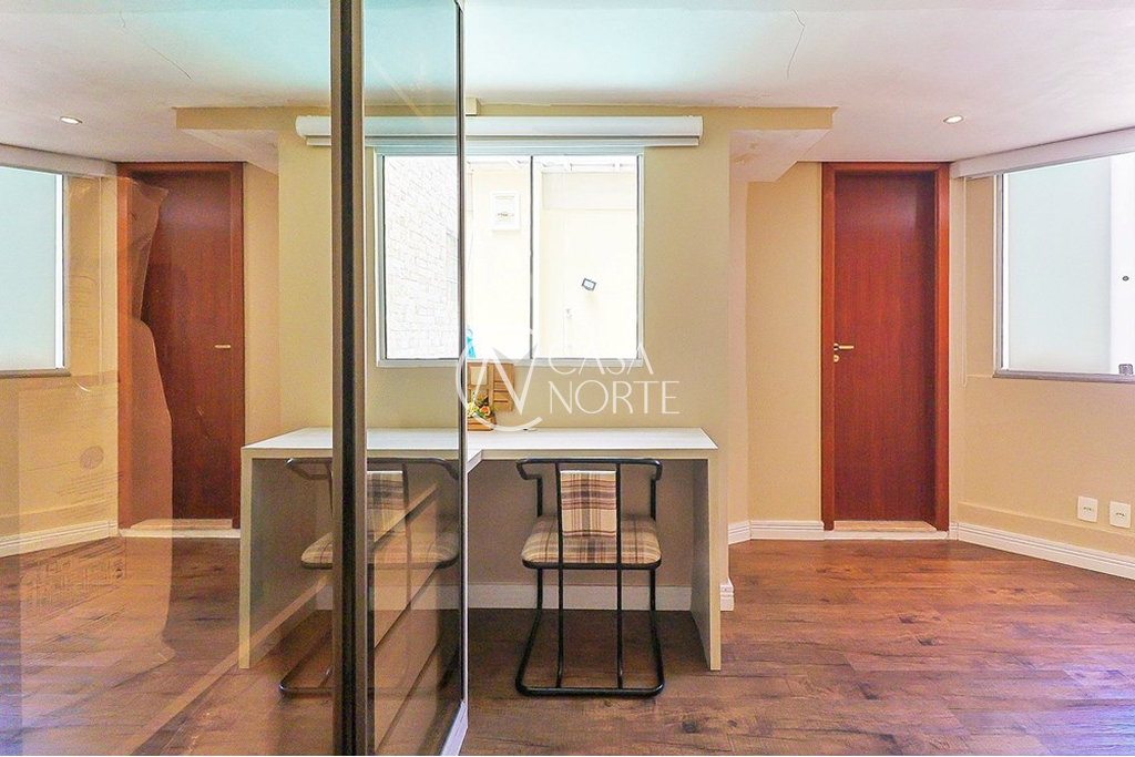 Cobertura à venda com 3 quartos, 150m², 2 suítes, 2 vagas, Perpétua Téles no bairro Petrópolis em Porto Alegre