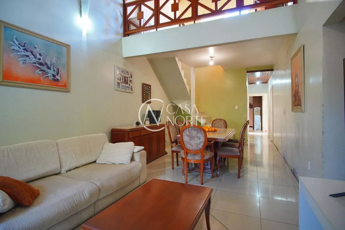 Casa à venda com 5 quartos, 140m², 1 vaga, Avenida Bernardino Silveira Pastoriza no bairro Santa Rosa de Lima em Porto Alegre