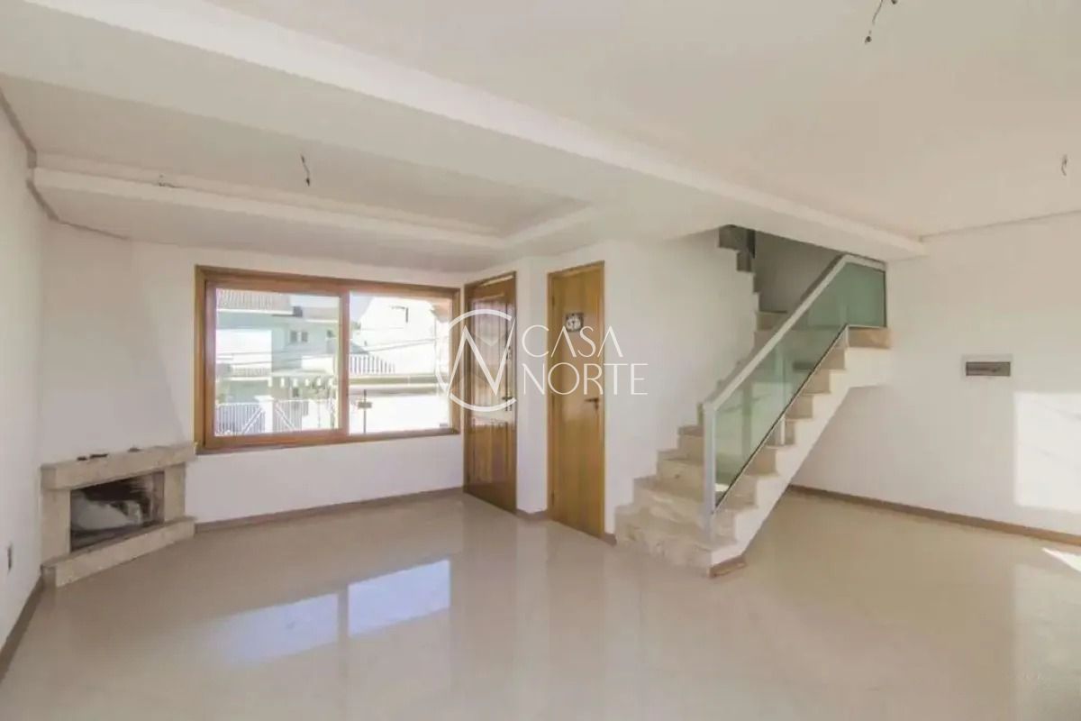 Casa à venda com 3 quartos, 175m², 1 suíte, 2 vagas, Rua Pero Vaz de Caminha no bairro Vila Ipiranga em Porto Alegre