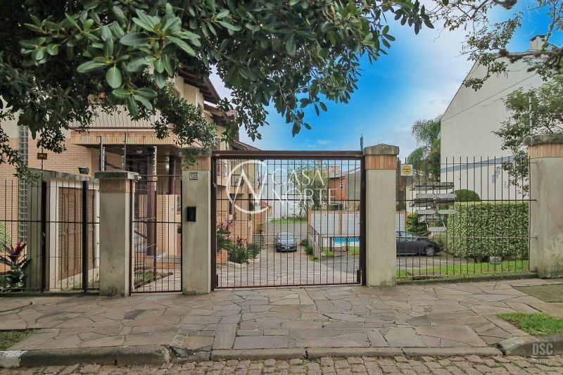 Casa à venda com 3 quartos, 183m², 1 suíte, 3 vagas, Egon Renner no bairro Ipanema em Porto Alegre