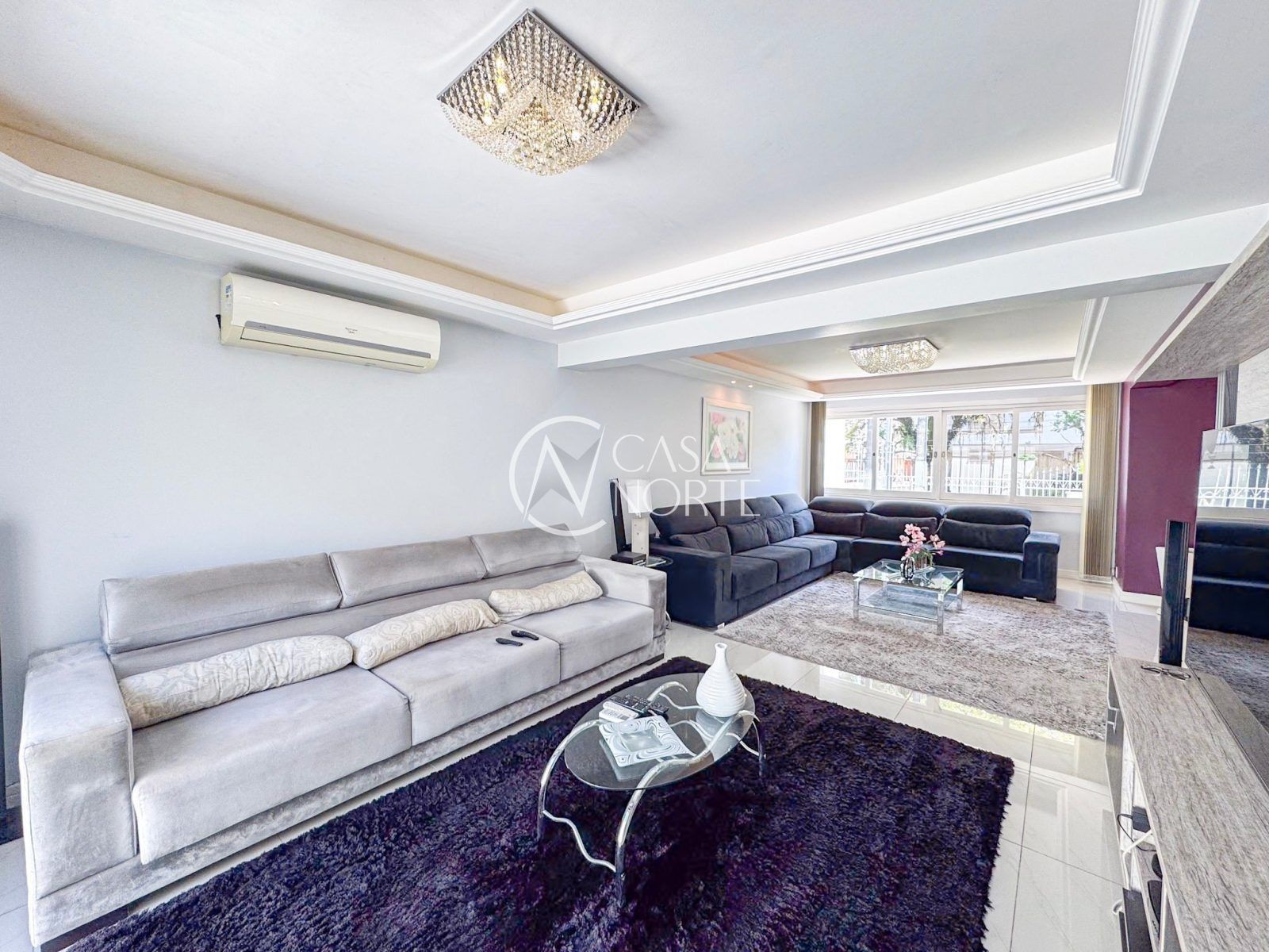 Casa à venda com 3 quartos, 205m², 1 suíte, 3 vagas, Rua Doutor Eduardo Marques Júnior no bairro Jardim Planalto em Porto Alegre