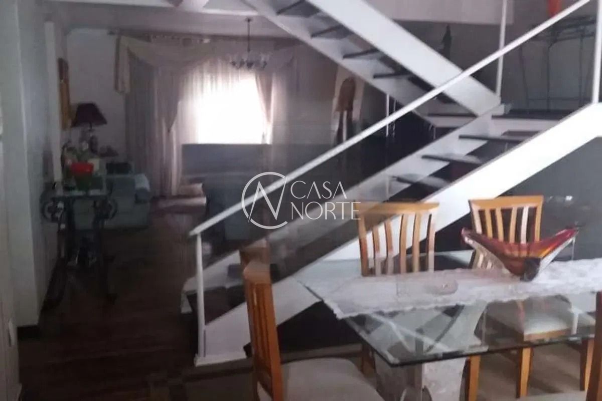 Casa à venda com 3 quartos, 194m², 1 suíte, 2 vagas, Rua Vitório Francisco Giordani no bairro Jardim Itu em Porto Alegre