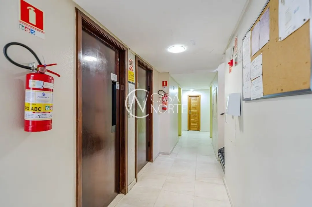 Apartamento à venda com 2 quartos, 74m², 1 vaga, Rua Barão do Triunfo no bairro Menino Deus em Porto Alegre