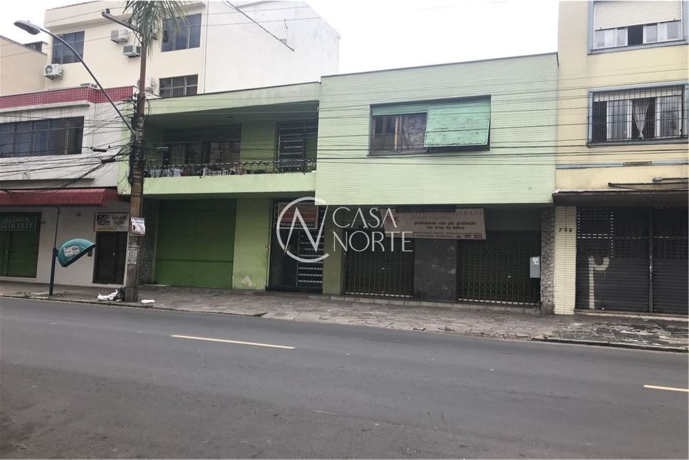 Casa à venda com 1 quarto, 315m², 4 vagas, Avenida President Roosevelt no bairro São Geraldo em Porto Alegre