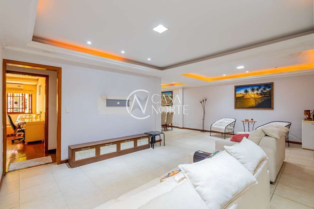 Casa à venda com 6 quartos, 374m², 6 vagas, Sargento Nicolau Dias de Farias no bairro Tristeza em Porto Alegre