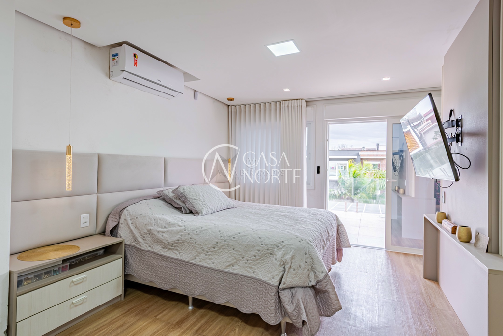 Casa à venda com 2 quartos, 224m², 2 suítes, 1 vaga, Guaraum no bairro Vila Assunção em Porto Alegre