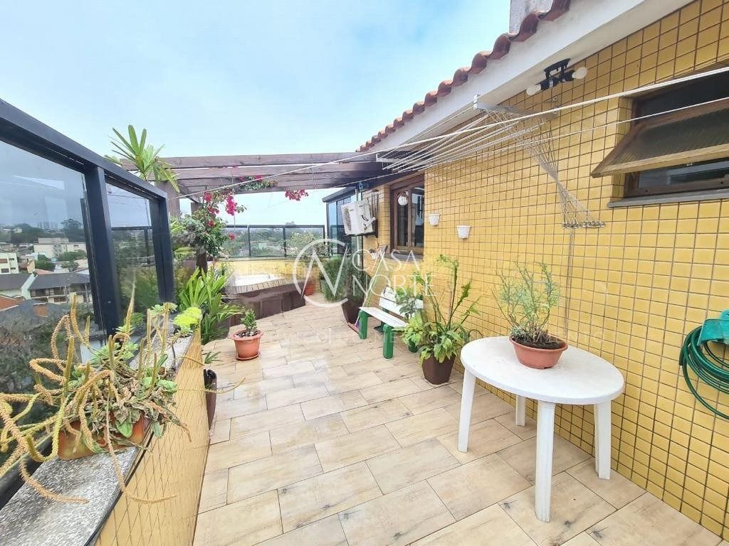 Cobertura à venda com 3 quartos, 187m², 2 suítes, 4 vagas, Rua Dona Adda Mascarenhas de Moraes no bairro Jardim Planalto em Porto Alegre