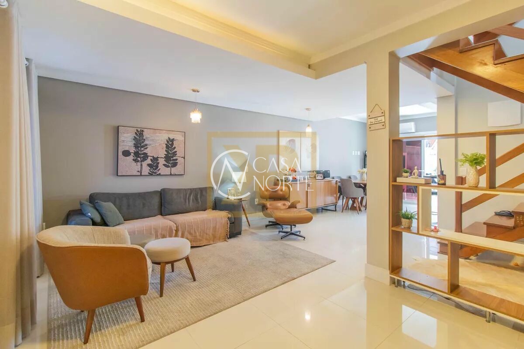 Casa à venda com 3 quartos, 180m², 1 suíte, 4 vagas, Avenida Guaíba no bairro Ipanema em Porto Alegre