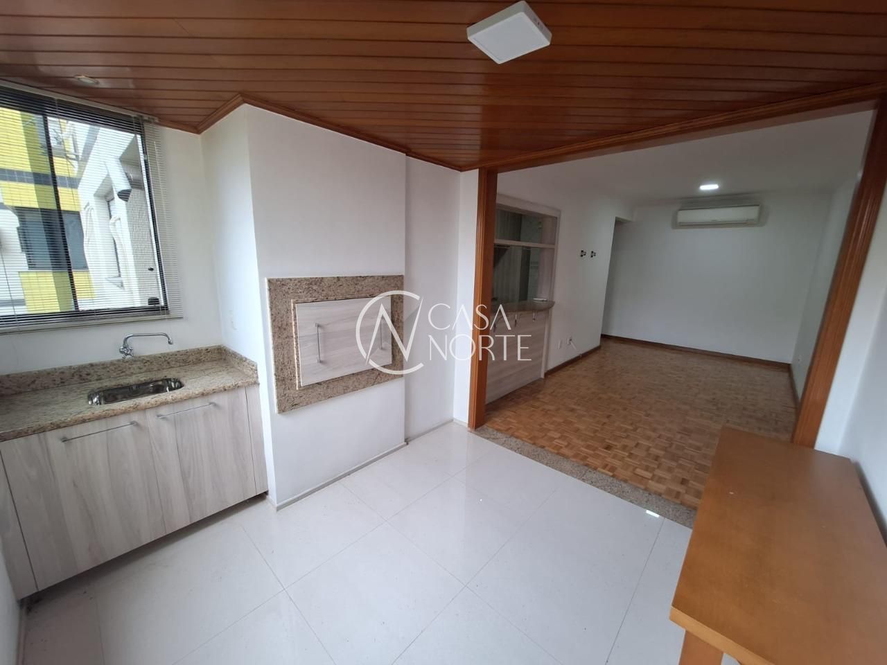 Apartamento à venda com 2 quartos, 100m², 1 suíte, 2 vagas, Rua Comendador Albino Cunha no bairro Cristo Redentor em Porto Alegre