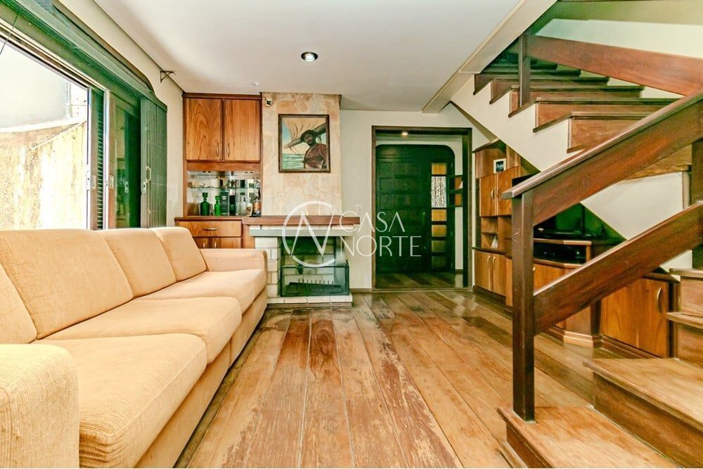 Casa à venda com 3 quartos, 299m², 1 suíte, 2 vagas, Rua: Eduardo Chartier no bairro Passo da Areia em Porto Alegre