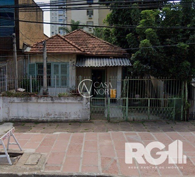Terreno à venda  com 272m², Rua Antônio Joaquim Mesquita no bairro Passo da Areia em Porto Alegre
