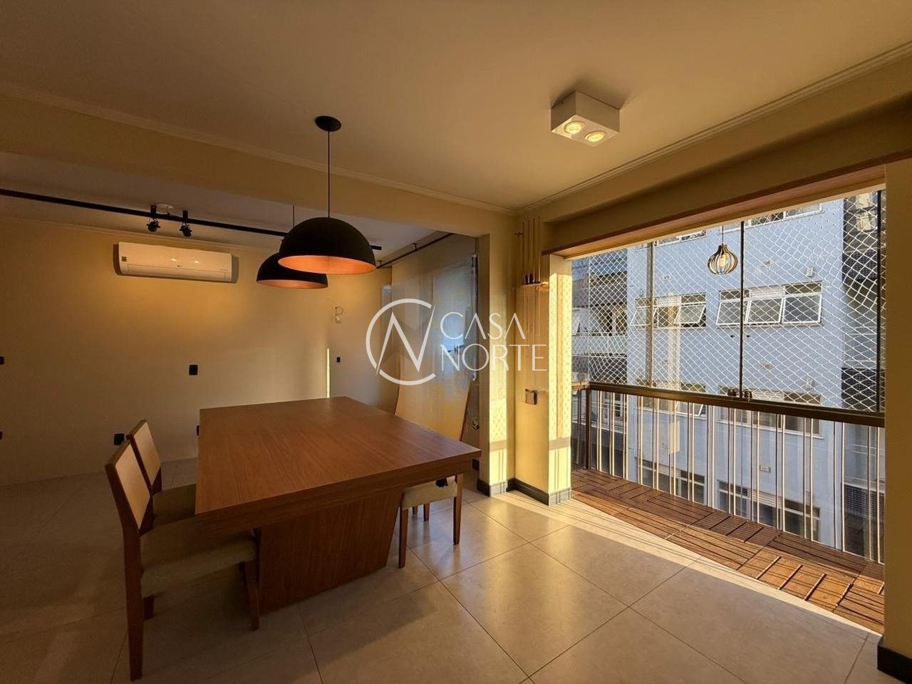 Cobertura à venda com 2 quartos, 104m², 1 suíte, 1 vaga, Rua Roque Calage no bairro Passo da Areia em Porto Alegre