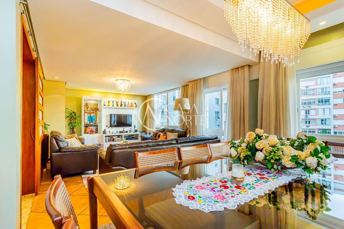 Apartamento à venda com 3 quartos, 222m², 1 suíte, 1 vaga, Avenida Independência no bairro Independência em Porto Alegre