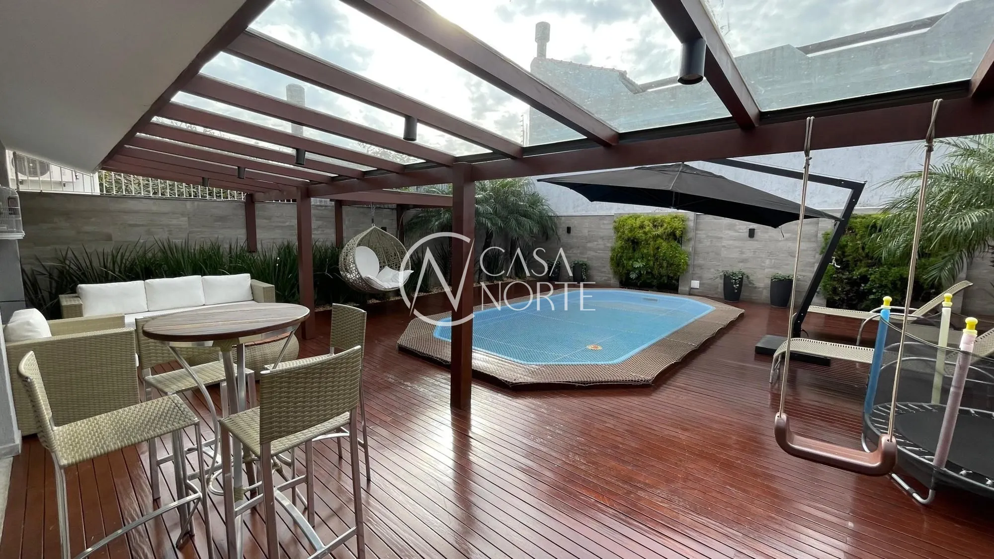 Casa à venda com 3 quartos, 220m², 1 suíte, 3 vagas, Rua Francisca Lechner no bairro Parque Santa Fé em Porto Alegre